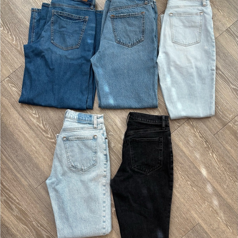4 Abercrombie & Fitch and 1 American Eagle Women's Jeans
